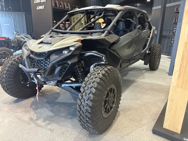 2026 Can-Am MAVERICK R MAX X RC WITH SMART S-SHOX 999T DCT