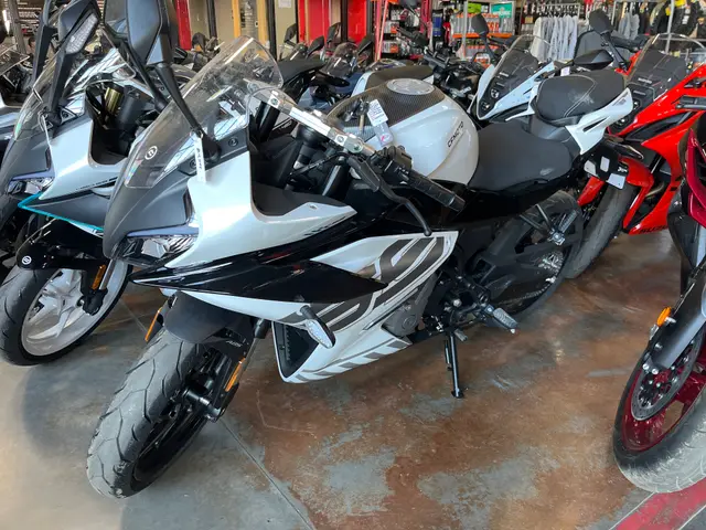 2026 CFMOTO 300SS